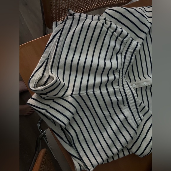 Rails Joan Sweatshirt and Jane shorts - Picture 8 of 8